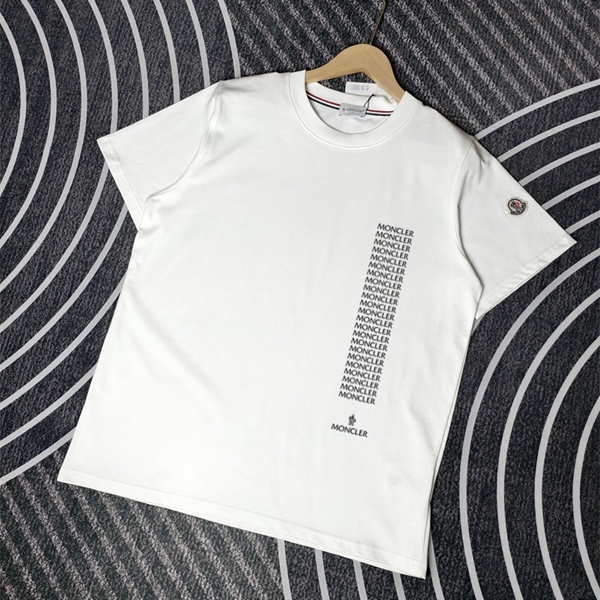 モンクレールTシャツ正面デザイン